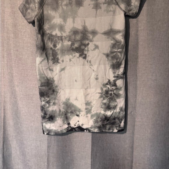 Lululemon swiftly tech size 6 - Picture 3 of 4